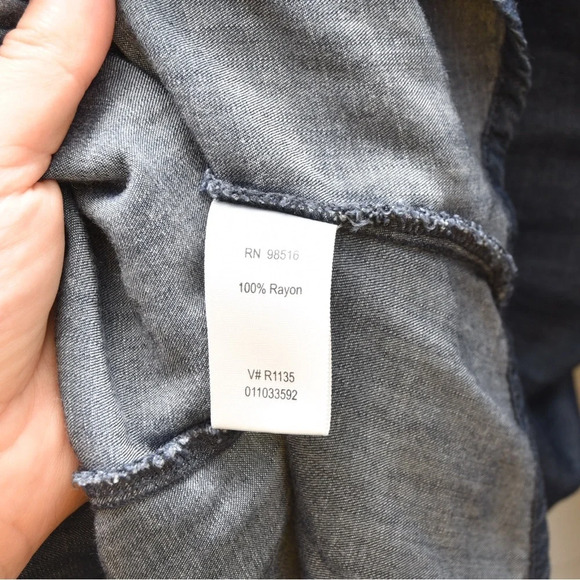 Cold water creek long sleeved pin tucked button up blouse size M - Picture 7 of 7